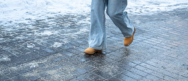 De-iced sidewalk De-icing Service